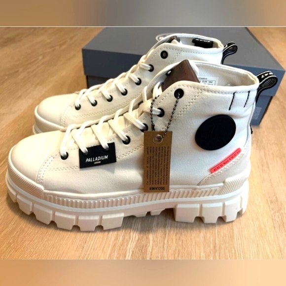 Palladium Revolt Hi TX 97242-127-M White Platform Boots 11 US/43 EU NIB! - Picture 1 of 10